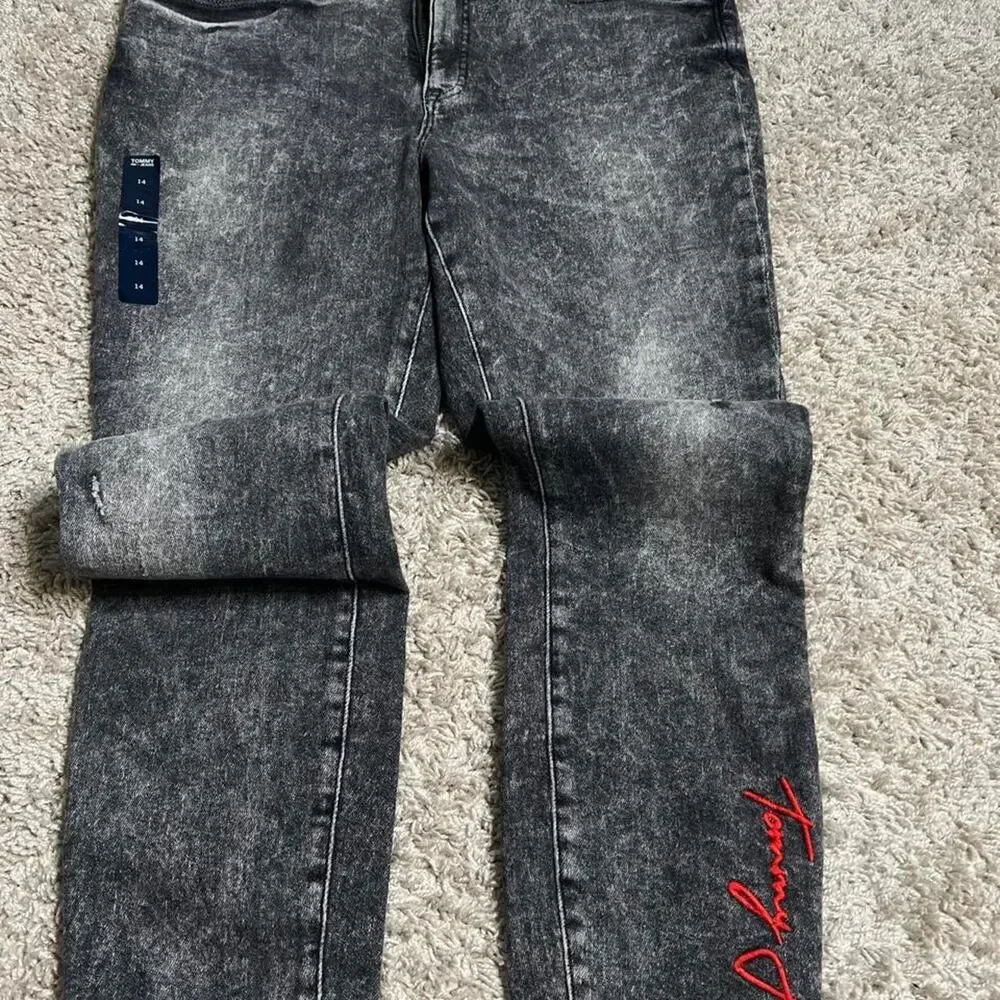 14 tommy hilfiger black